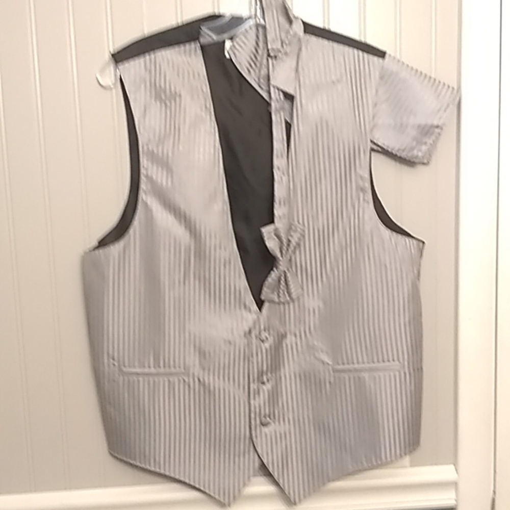 MENS silver striped vest set